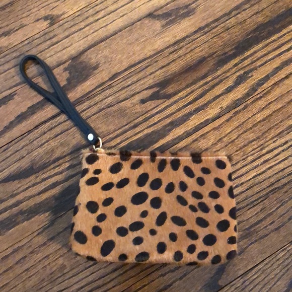glam slam Handbags - Leopard wristlet